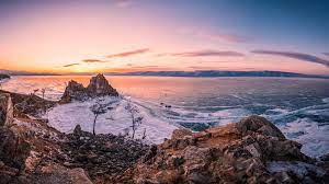 Menyelusuri Melalui Fotografi Alam Gaib di Danau Baikal